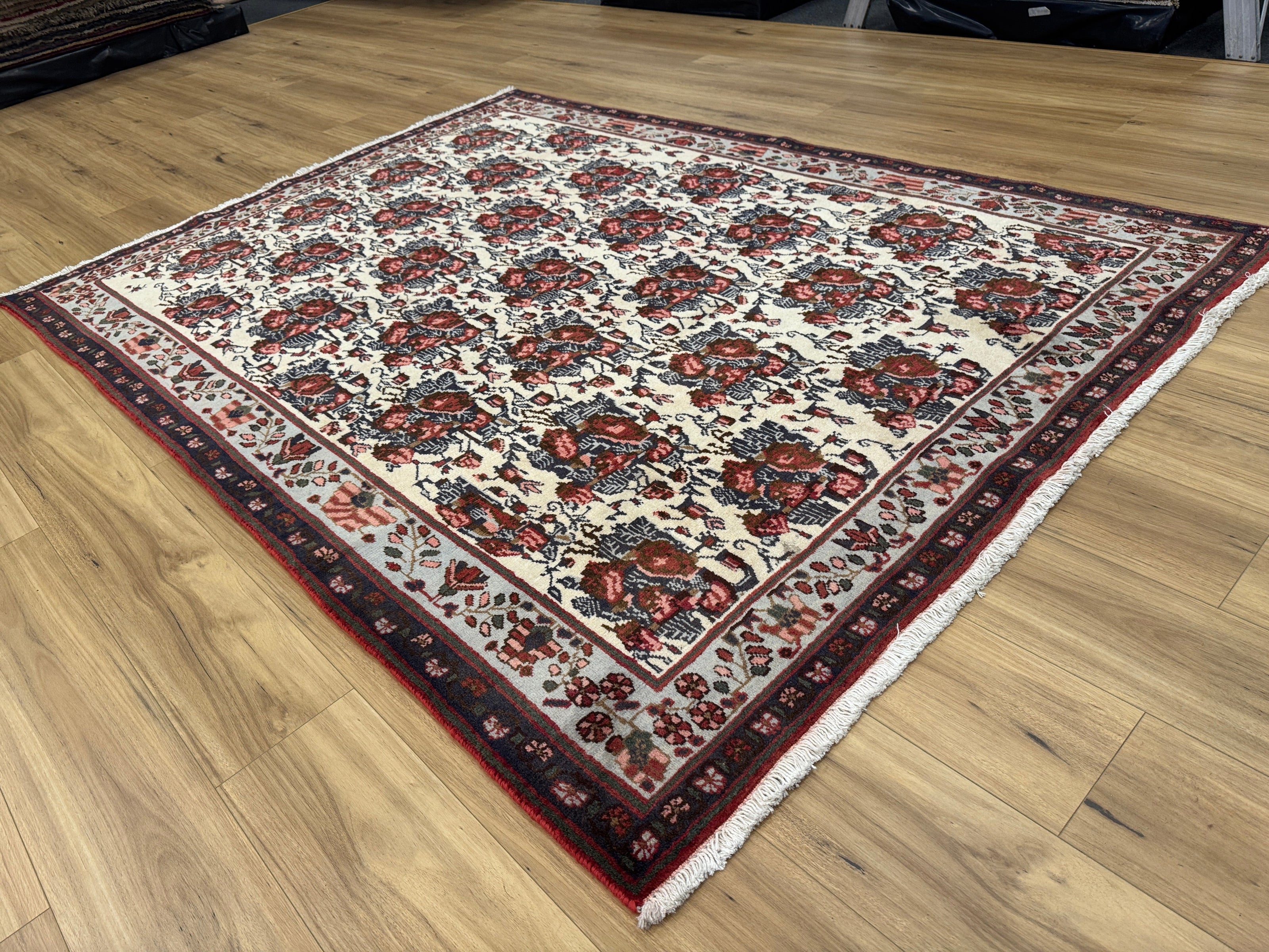 Gharajeh Rug - 242 cm x 173 cm