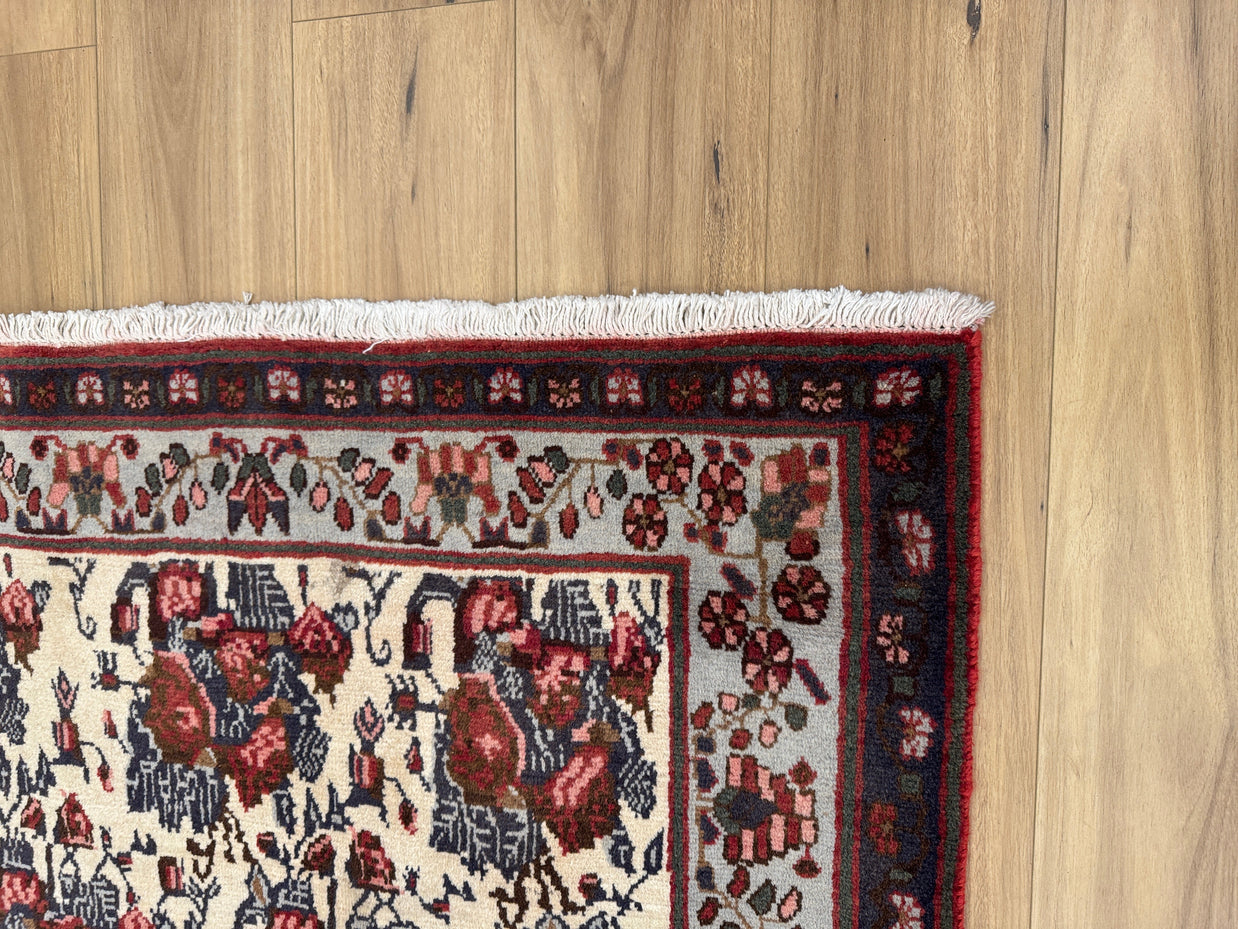 Gharajeh Rug - 242 cm x 173 cm
