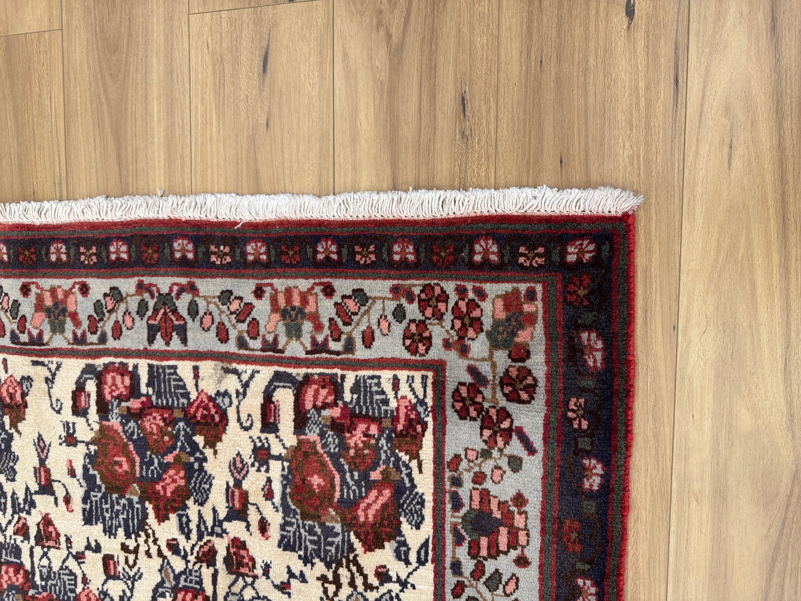 Gharajeh Rug - 242 cm x 173 cm