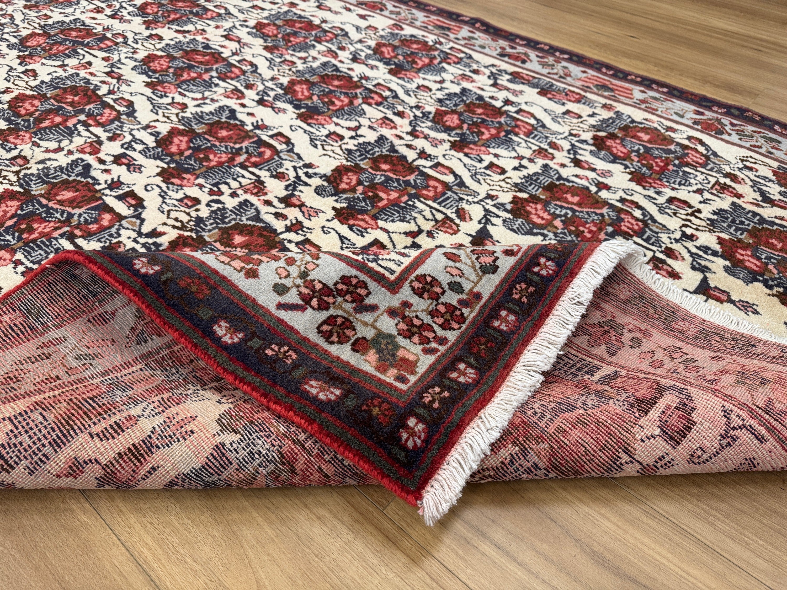 Gharajeh Rug - 242 cm x 173 cm