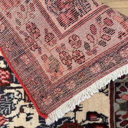 Gharajeh Rug - 242 cm x 173 cm