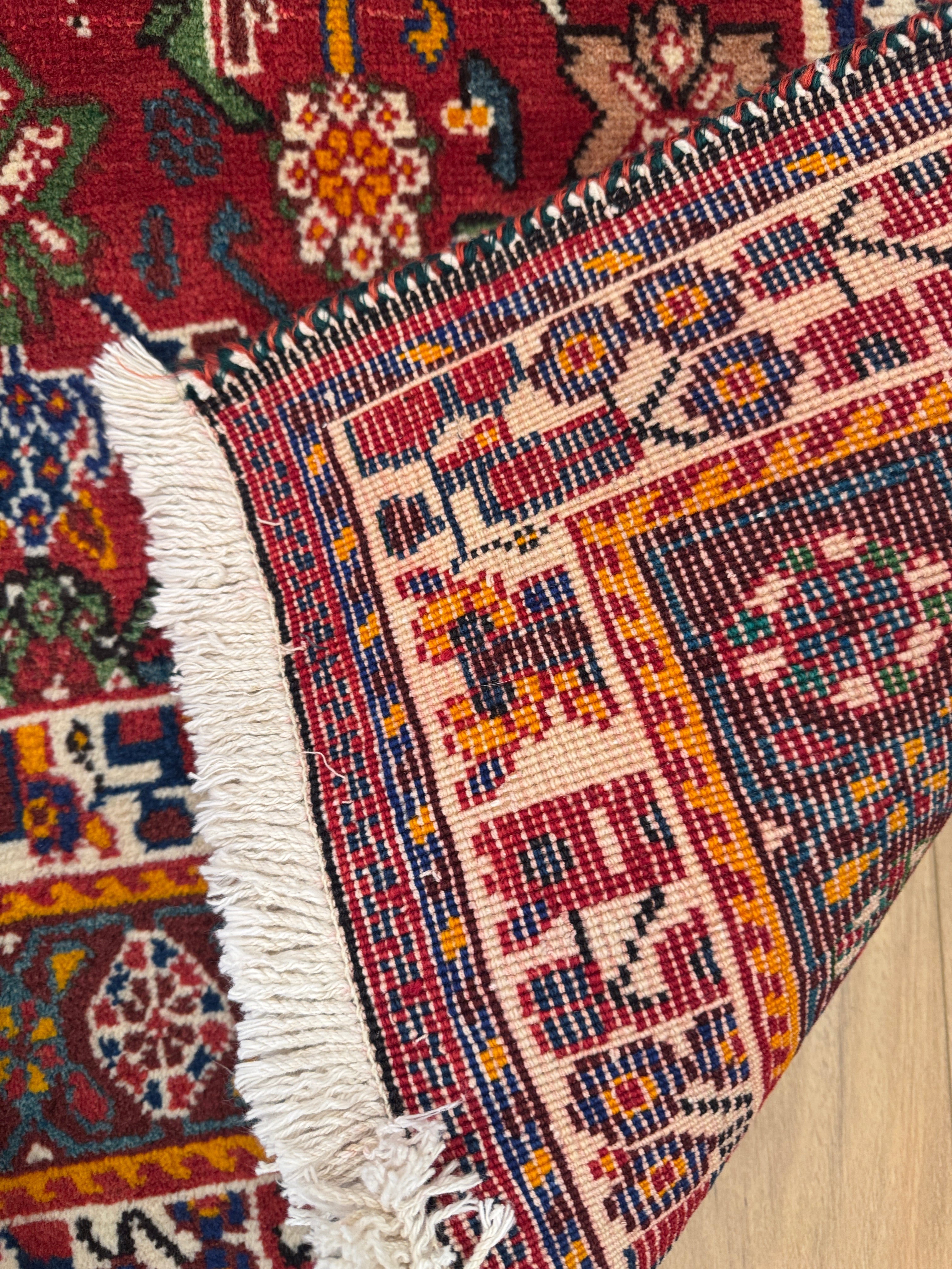 Qashqai Rug - 261 cm x 162 cm