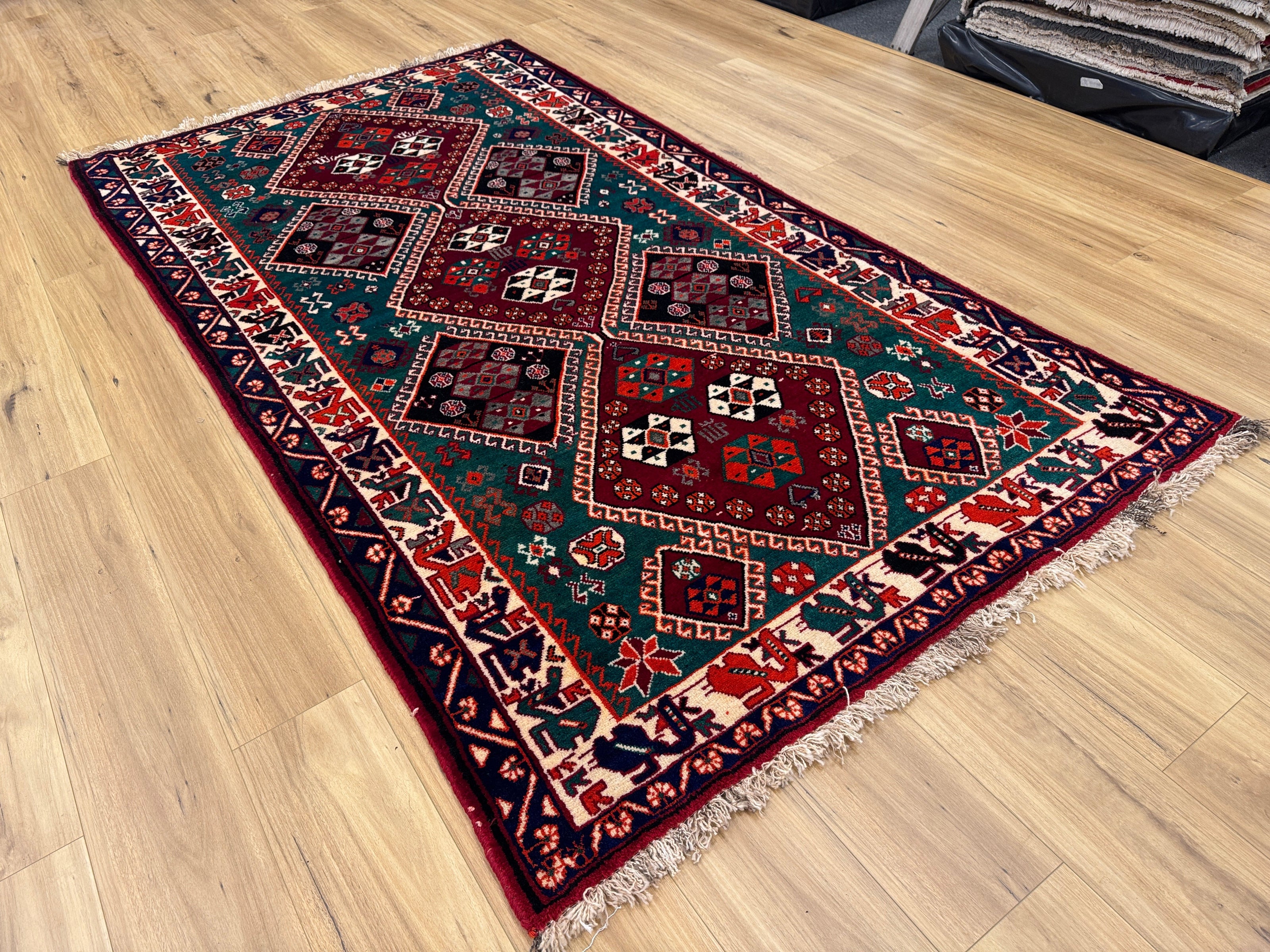 Luri Rug - 263 cm x 143 cm