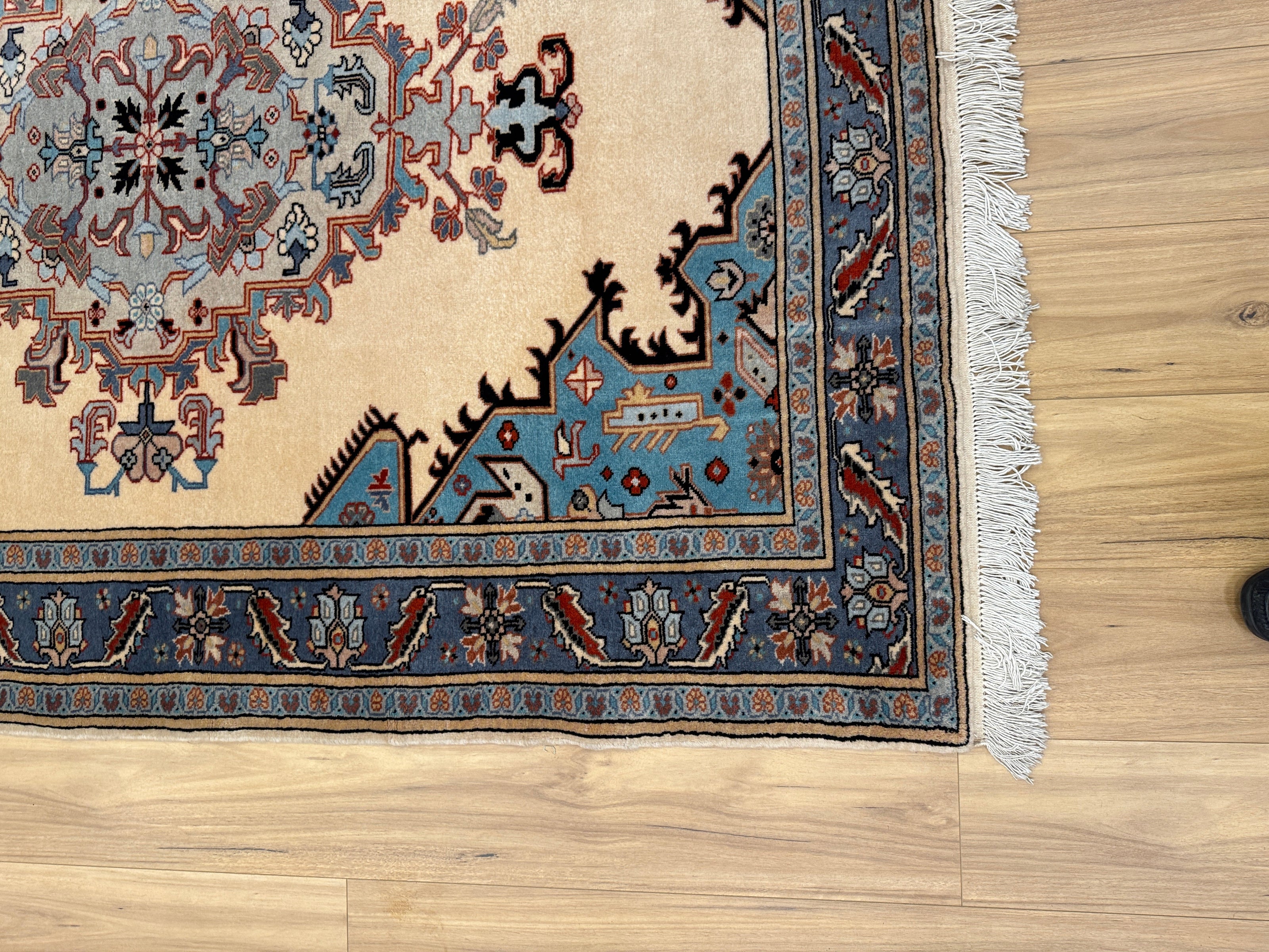 Heriz Rug - 206 cm x 136 cm