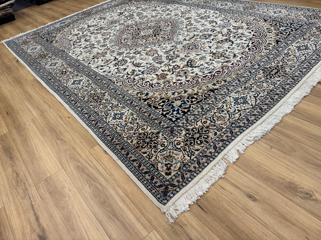 Nain Rug - 405 cm x 295 cm