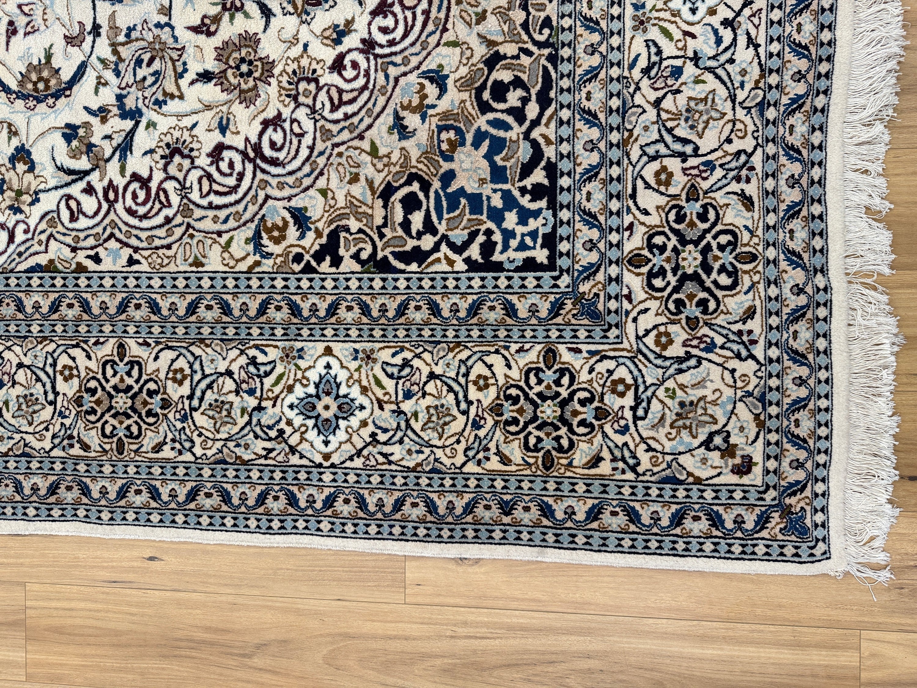 Nain Rug - 405 cm x 295 cm