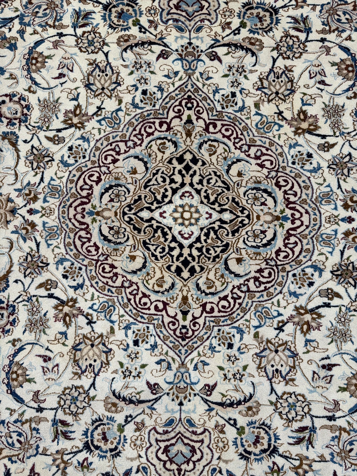 Nain Rug - 405 cm x 295 cm