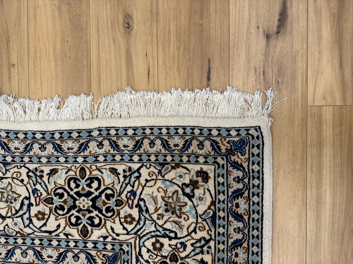 Nain Rug - 405 cm x 295 cm