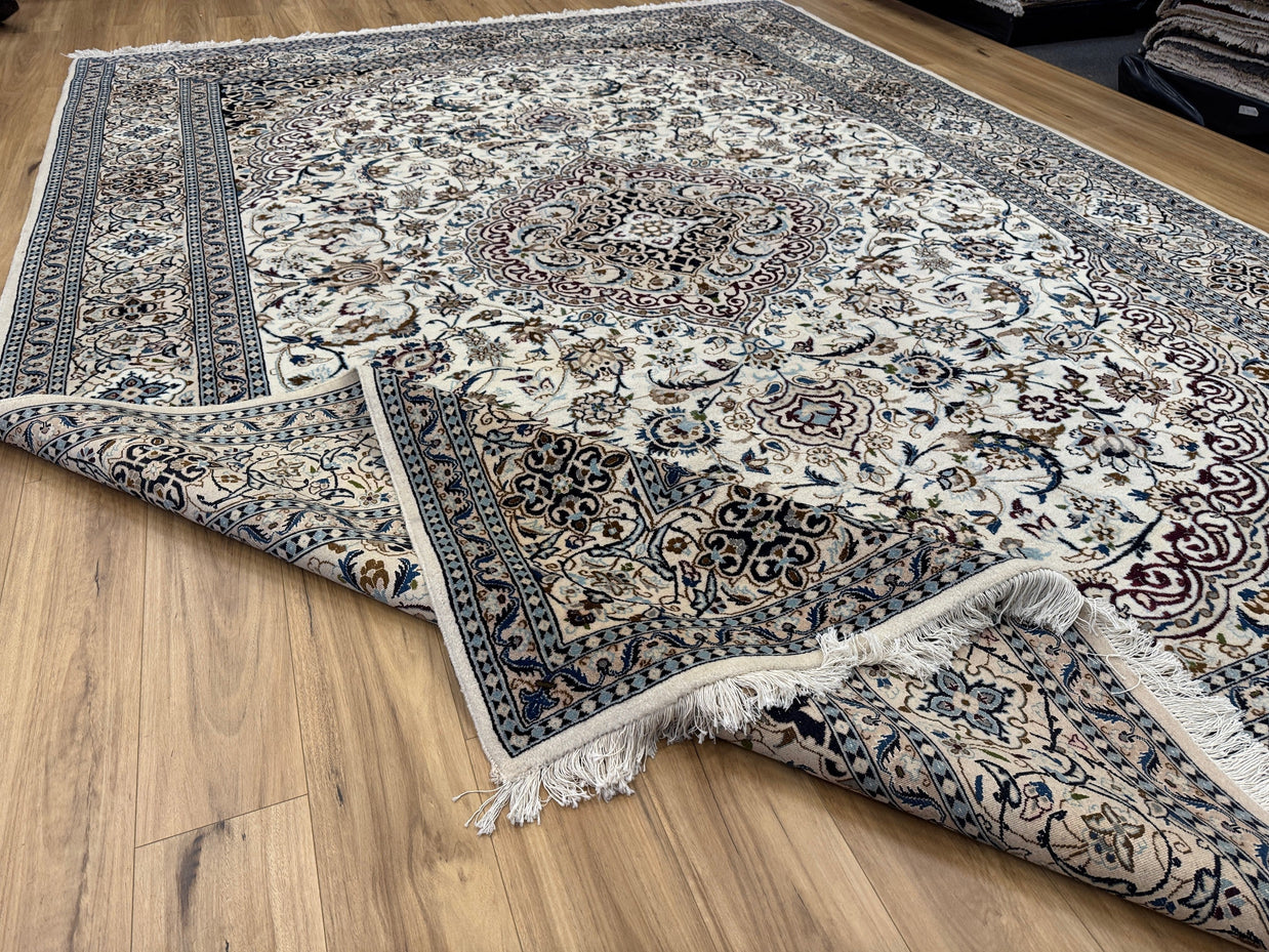 Nain Rug - 405 cm x 295 cm