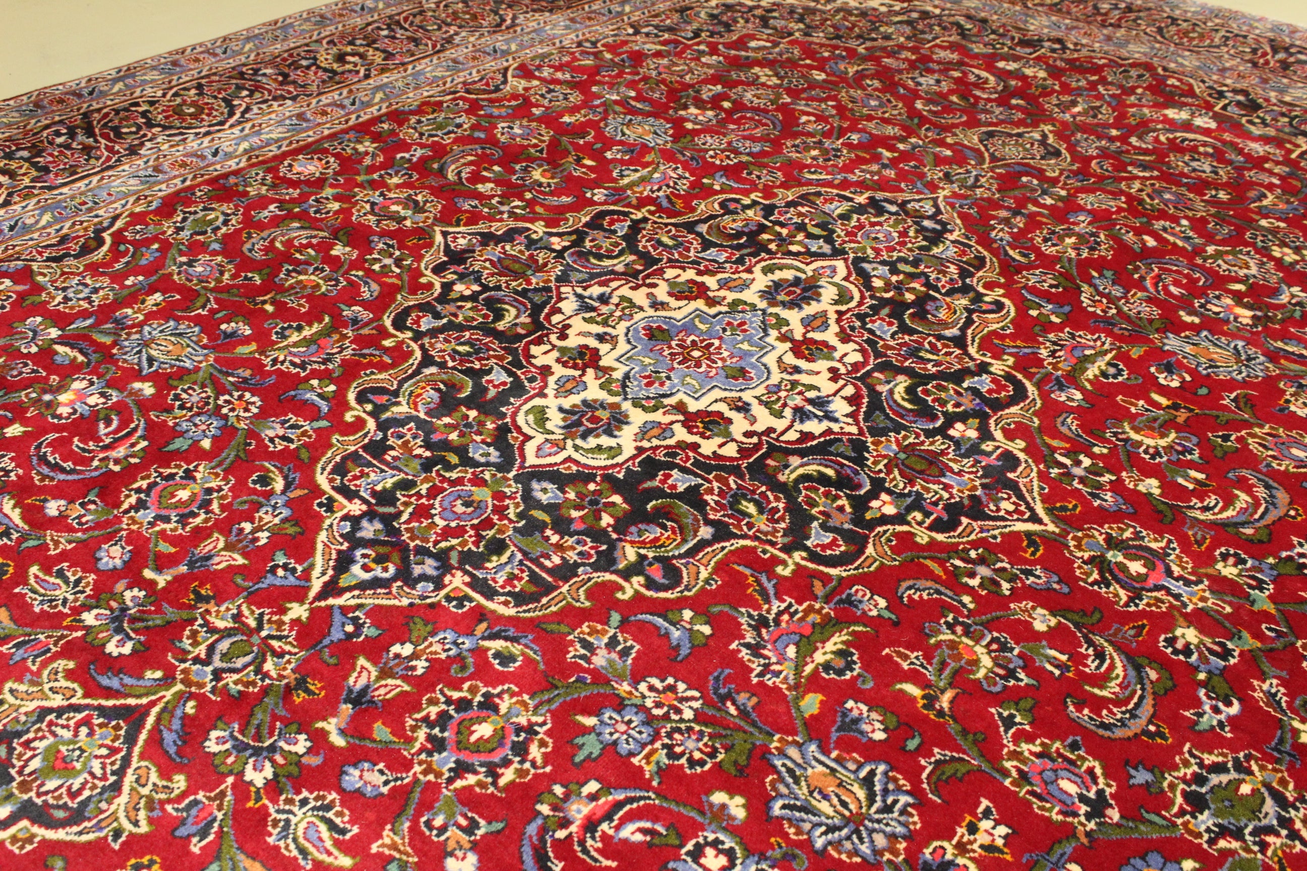 Kashmar Rug - 398 cm x 300 cm