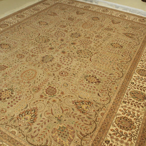 Kashmiri Rug - 365 cm x 277