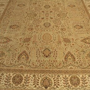 Kashmiri Rug - 365 cm x 277