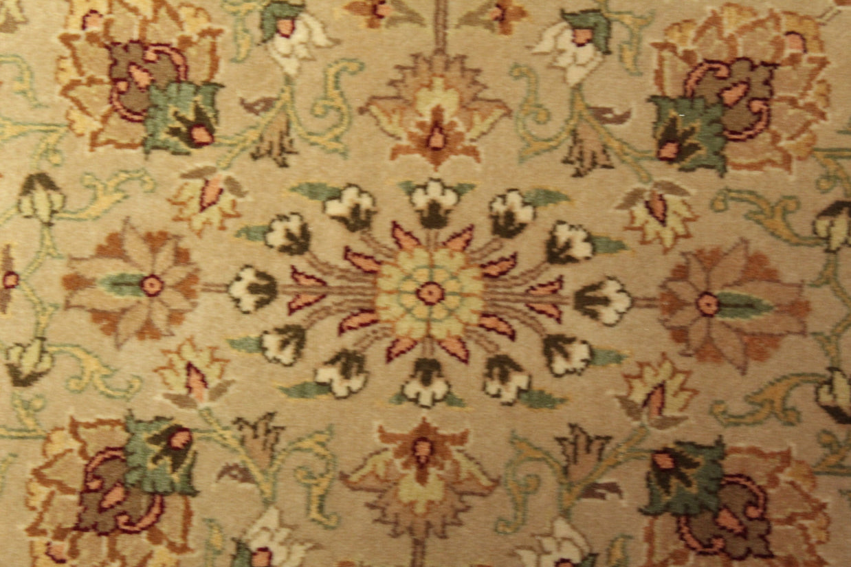 Kashmiri Rug - 365 cm x 277
