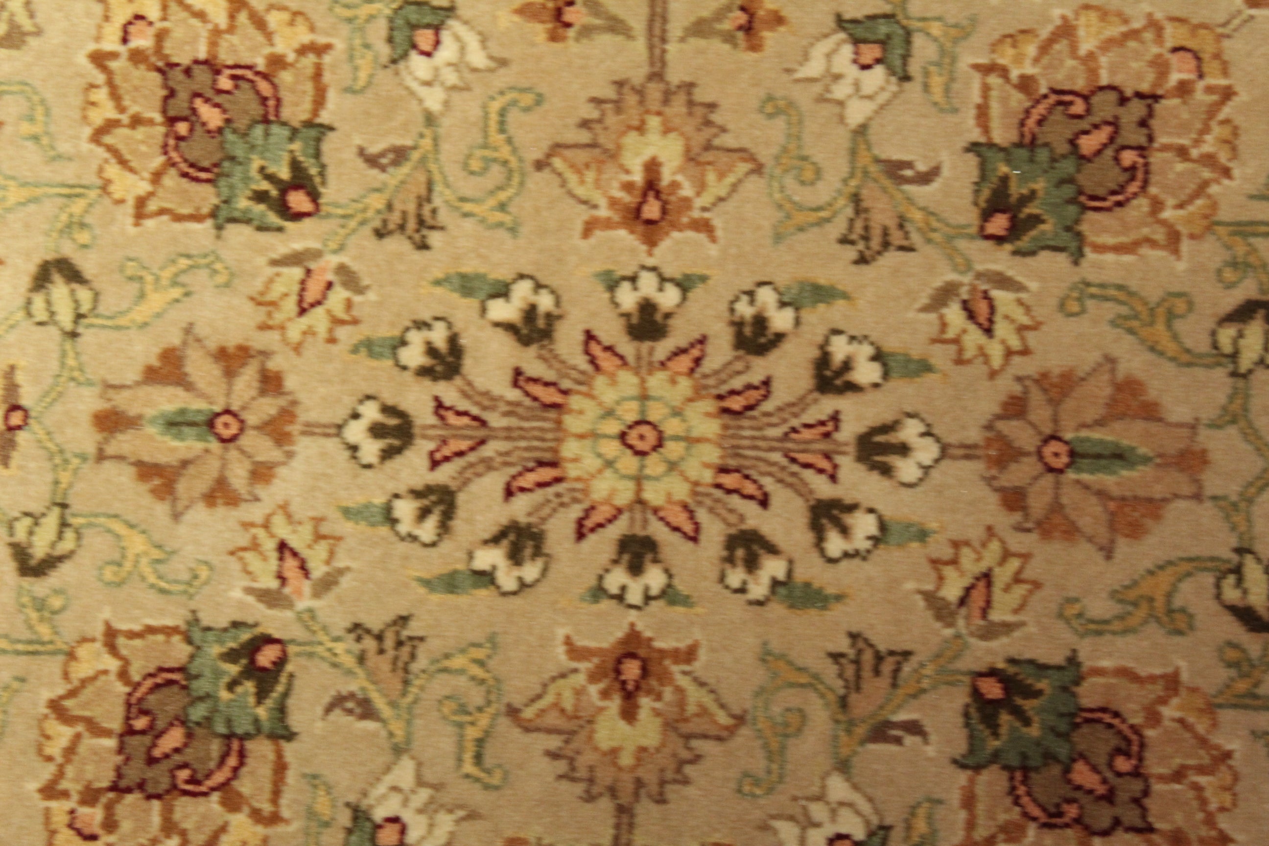 Kashmiri Rug - 365 cm x 277