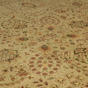 Kashmiri Rug - 365 cm x 277