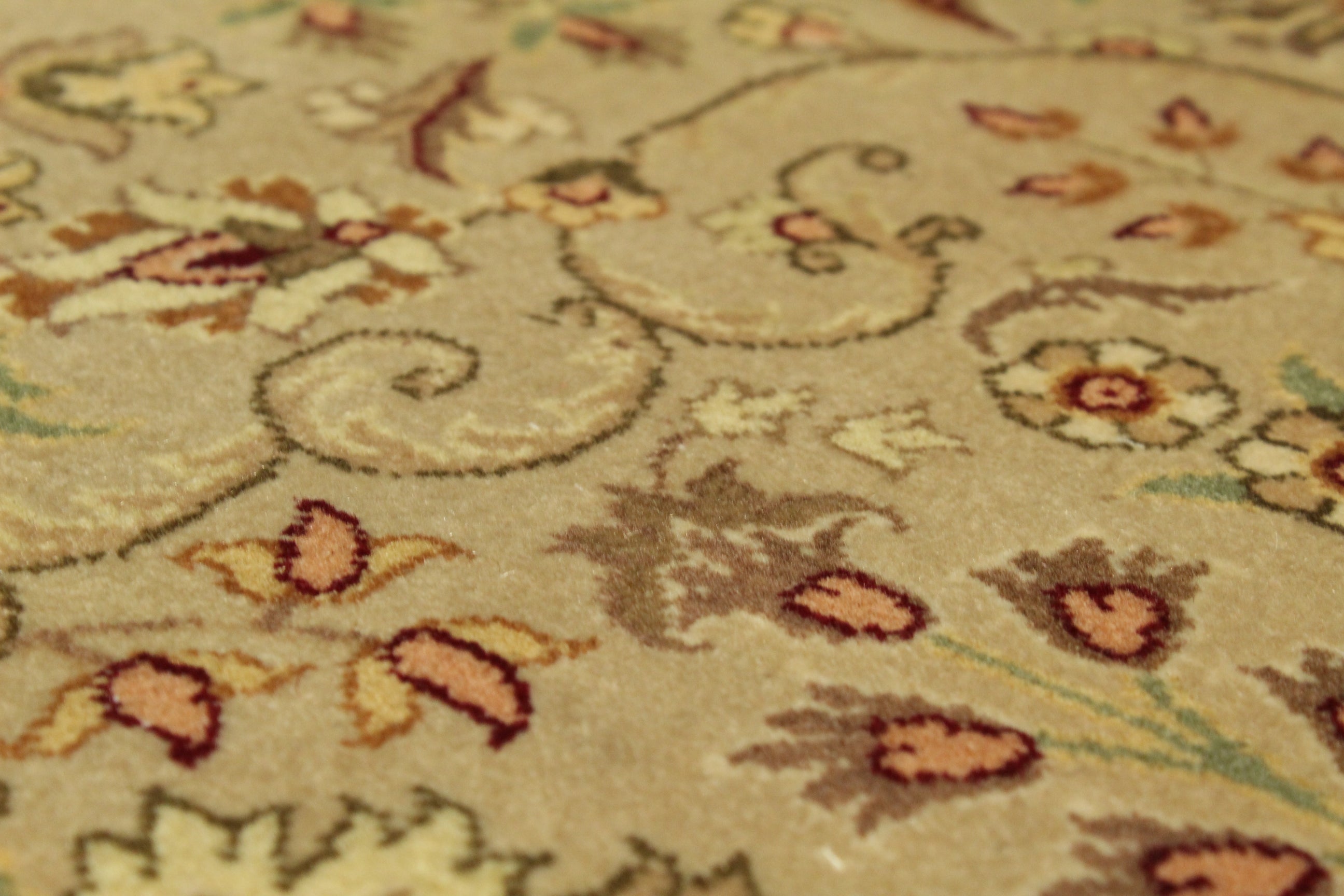 Kashmiri Rug - 365 cm x 277