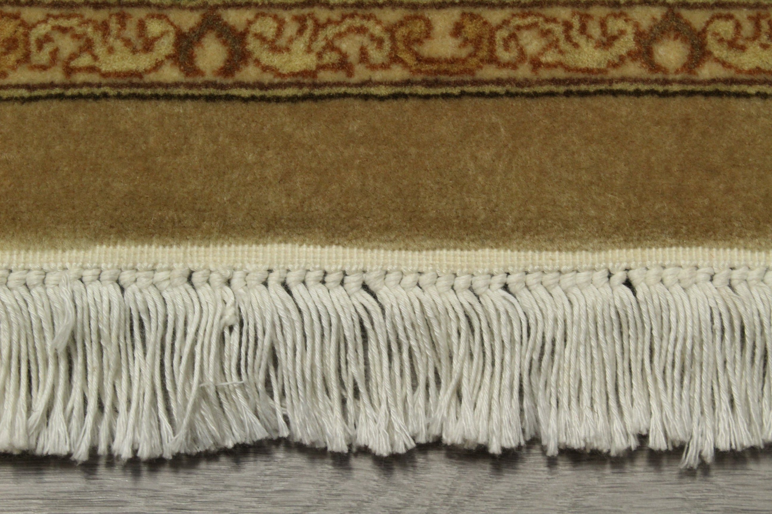 Kashmiri Rug - 365 cm x 277