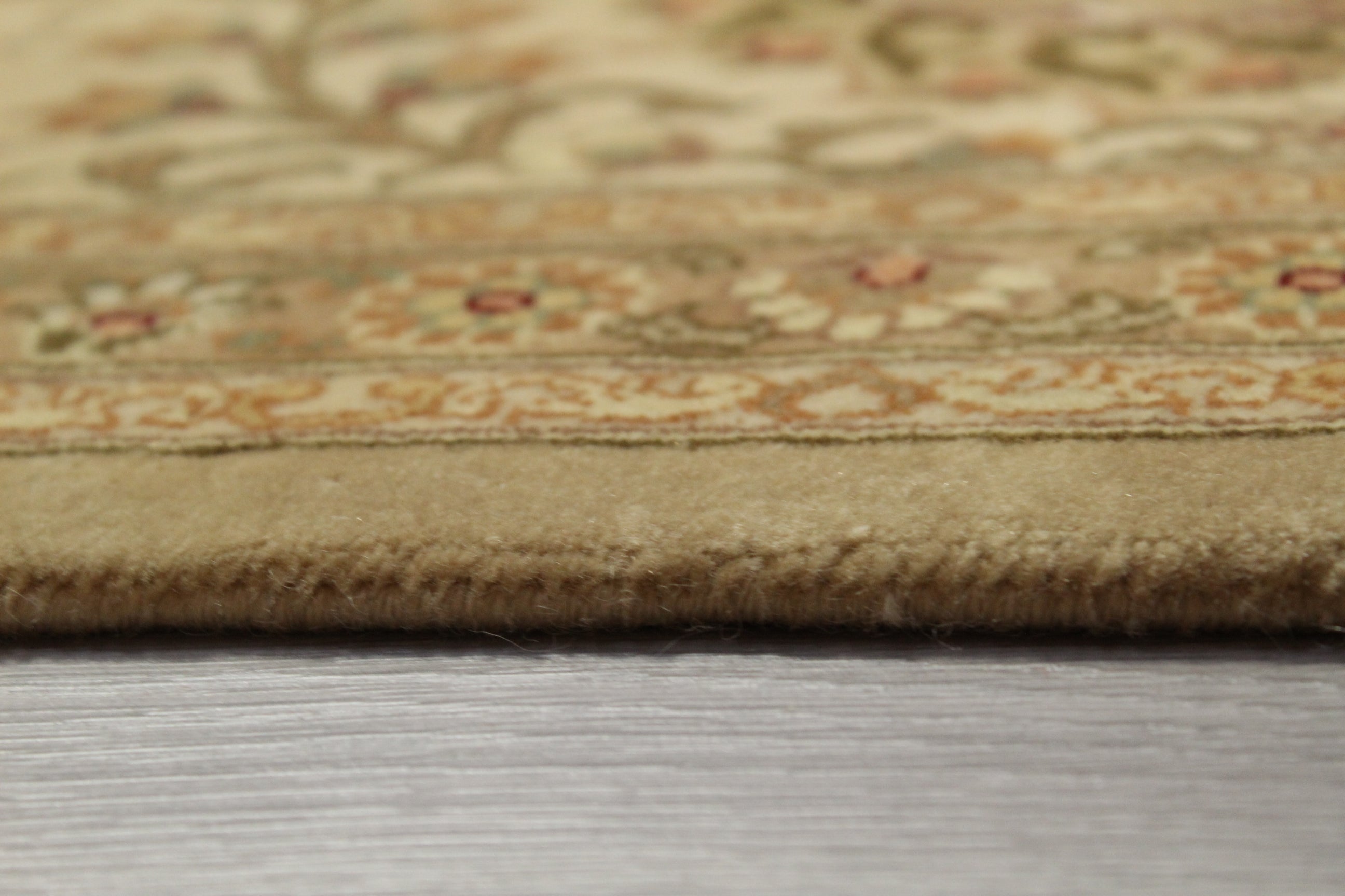 Kashmiri Rug - 365 cm x 277