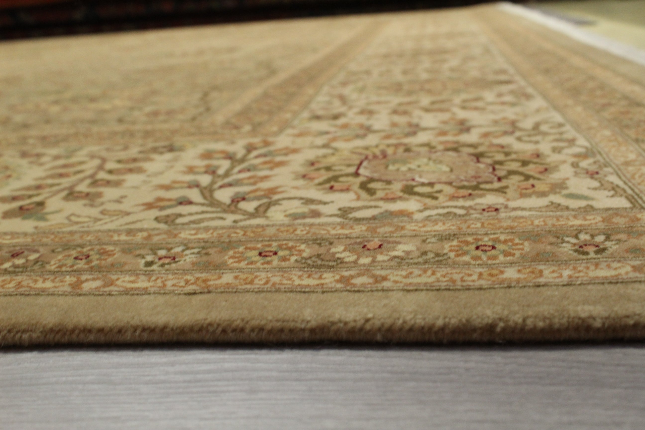 Kashmiri Rug - 365 cm x 277