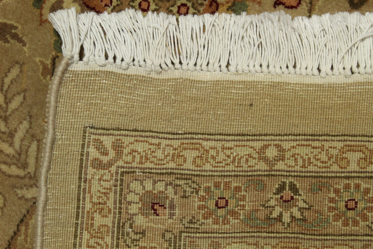 Kashmiri Rug - 365 cm x 277