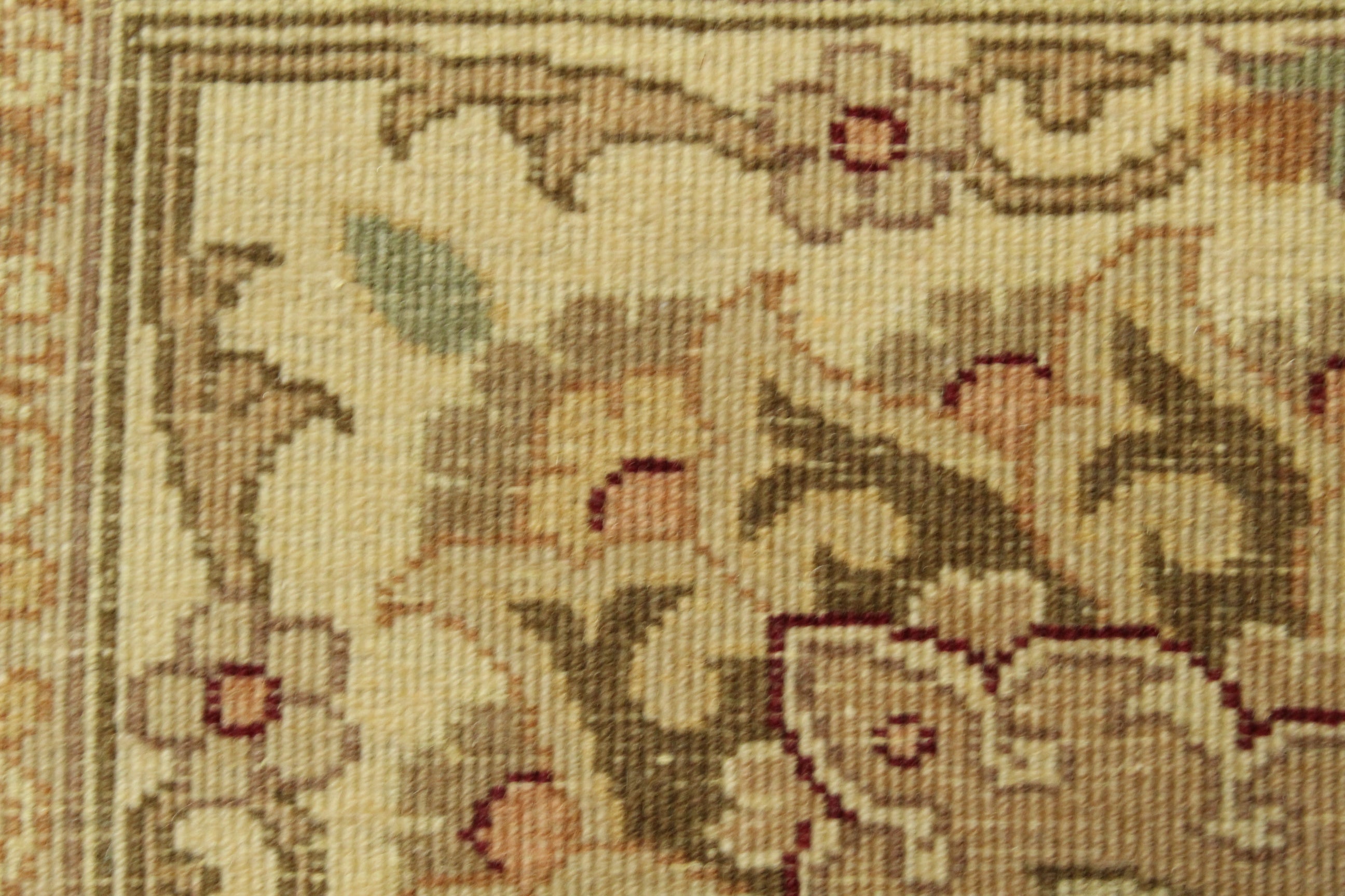 Kashmiri Rug - 365 cm x 277