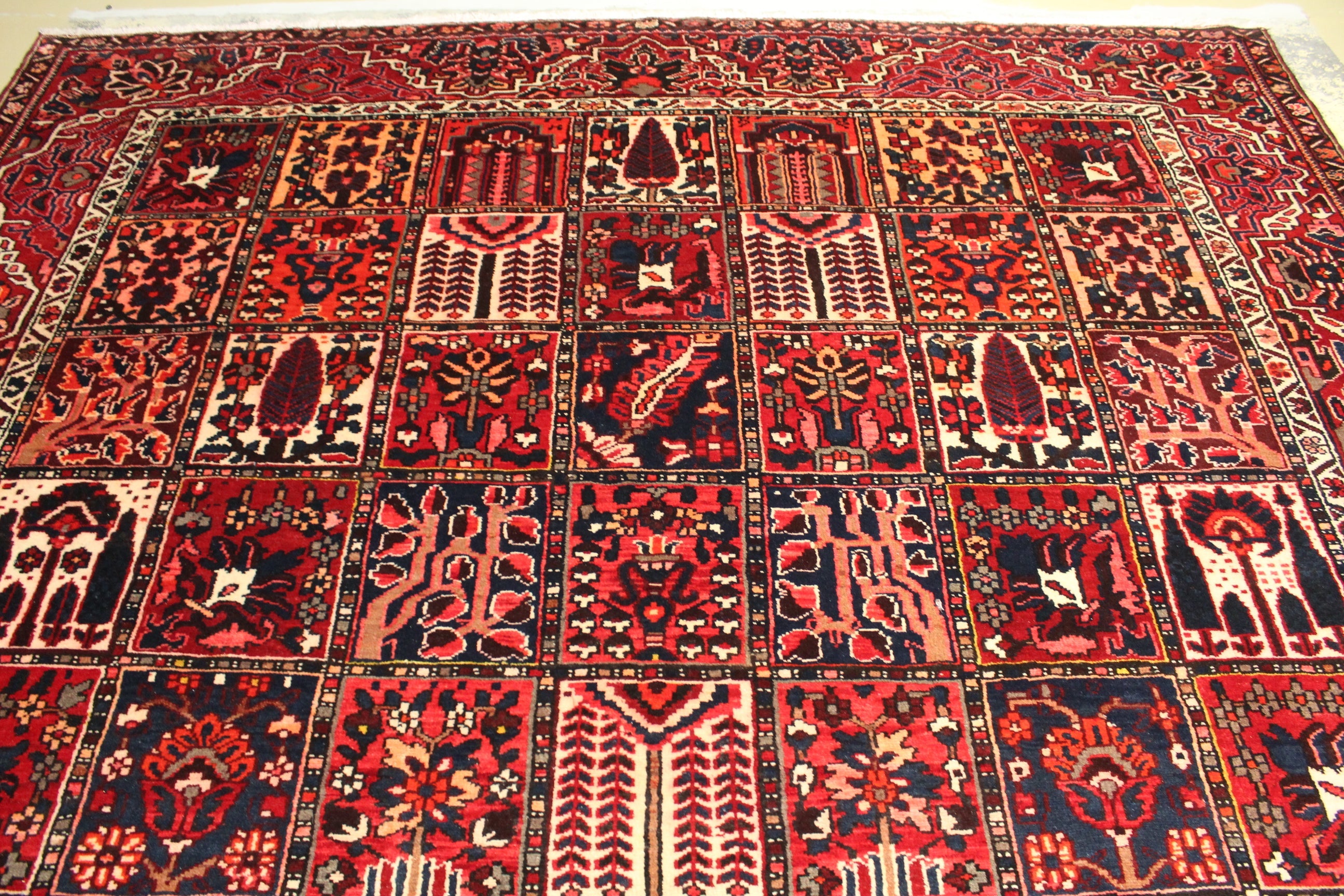 Bakhtiari Rug - 400 cm x 297 cm