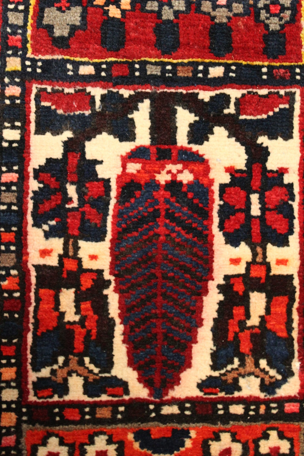 Bakhtiari Rug - 400 cm x 297 cm