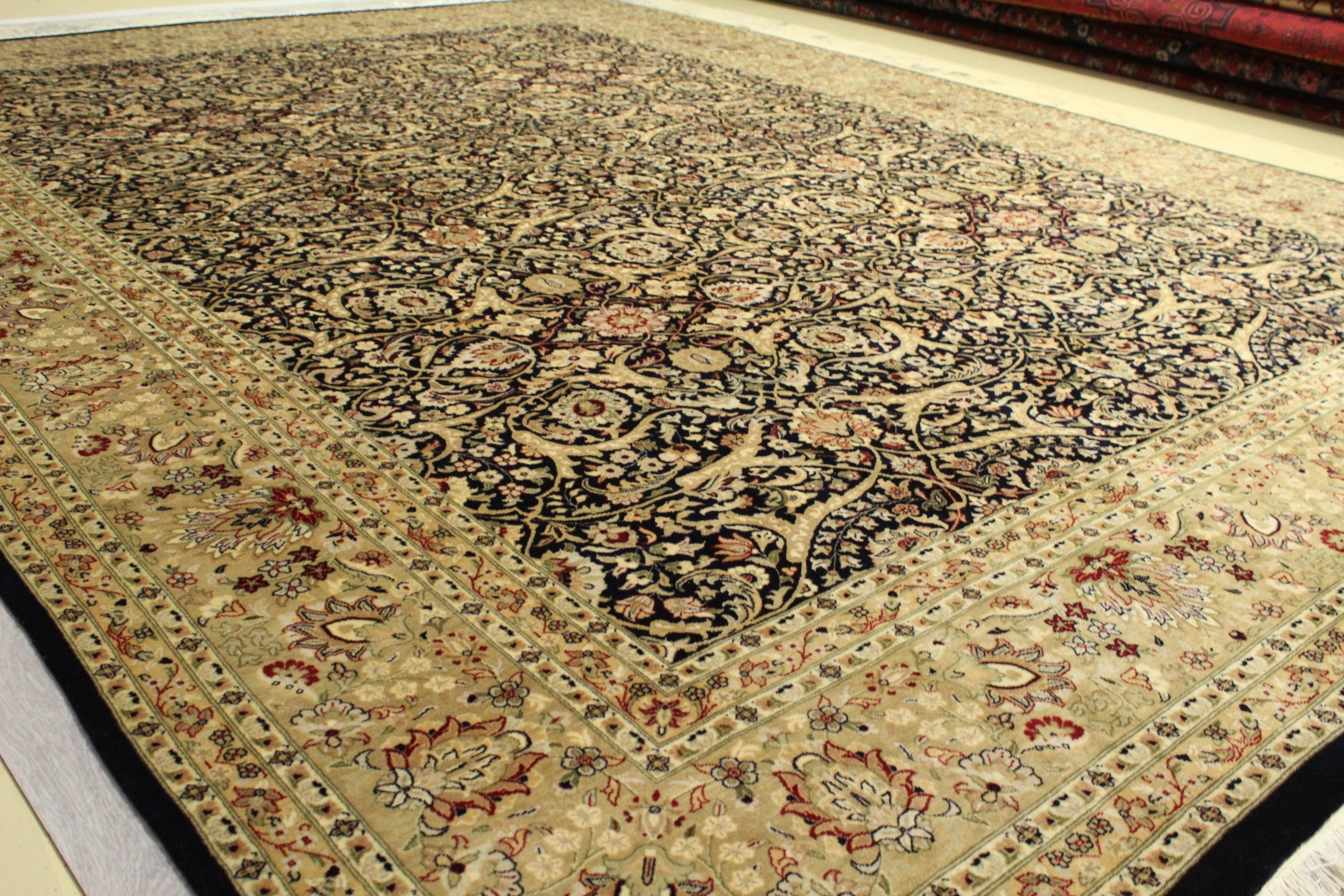 Kashmiri Rug - 358 cm x 268 cm