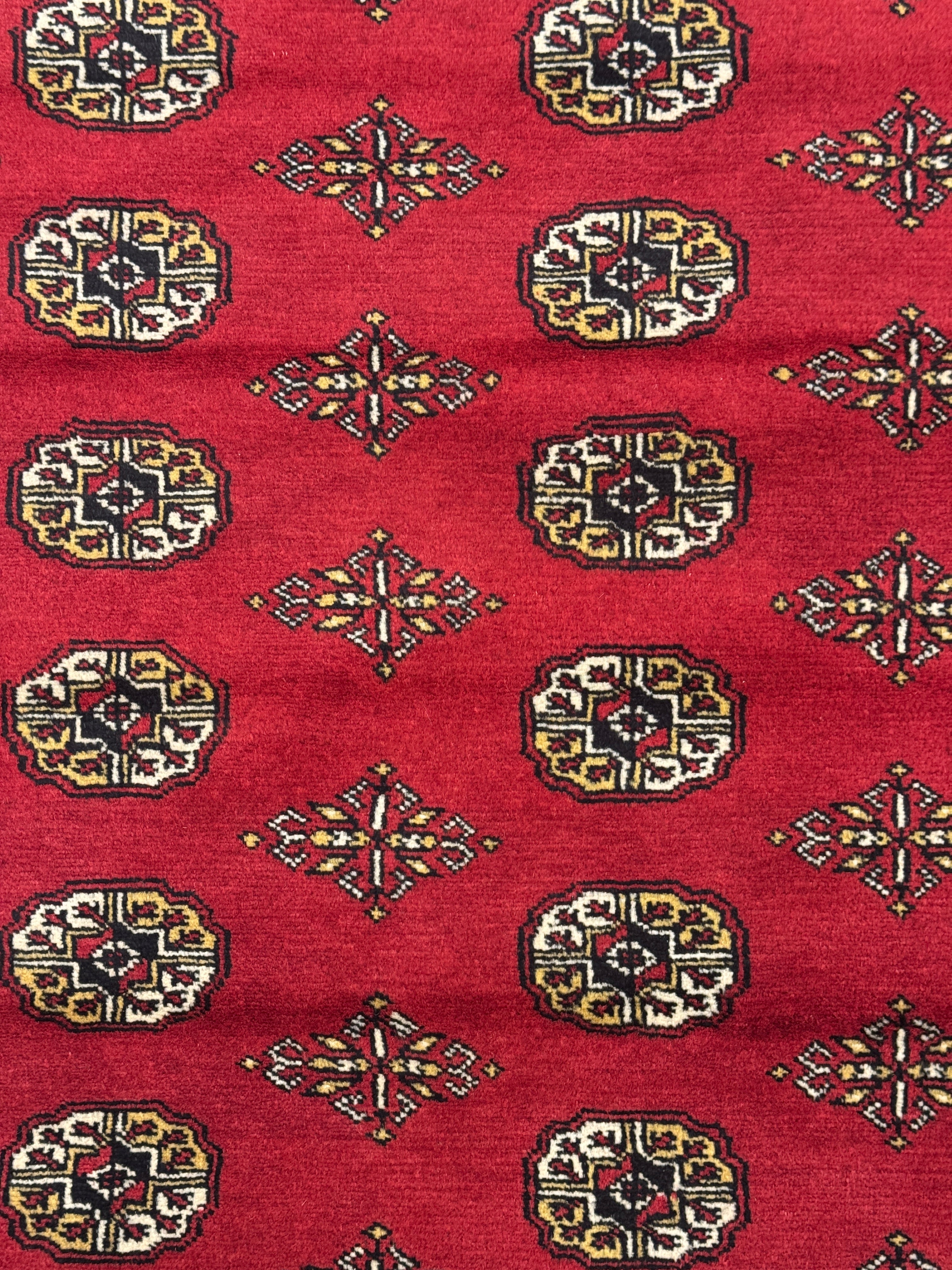 Bokhara Rug - 266 cm x 184 cm