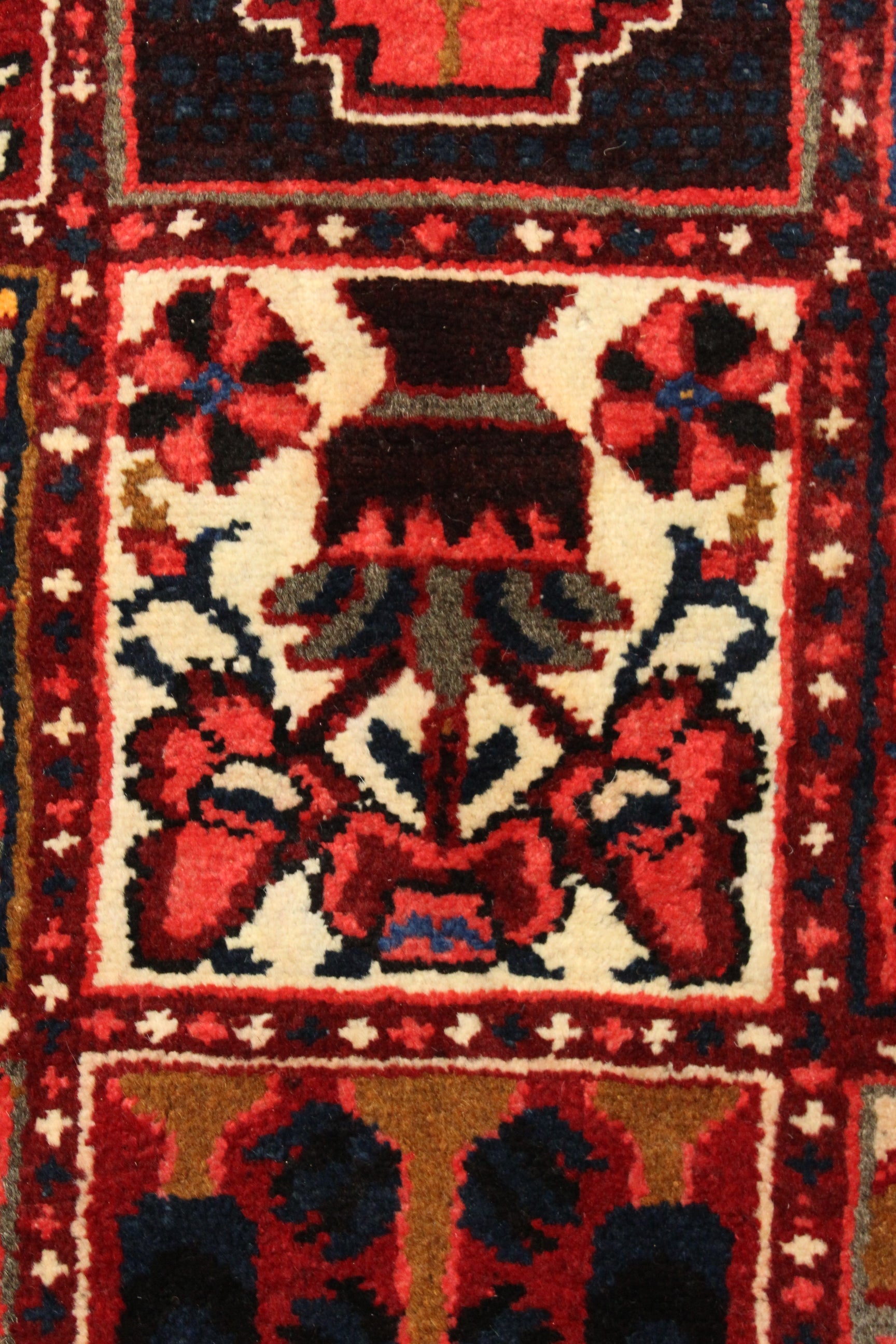 Bakhtiari Rug - 390 cm x 310 cm