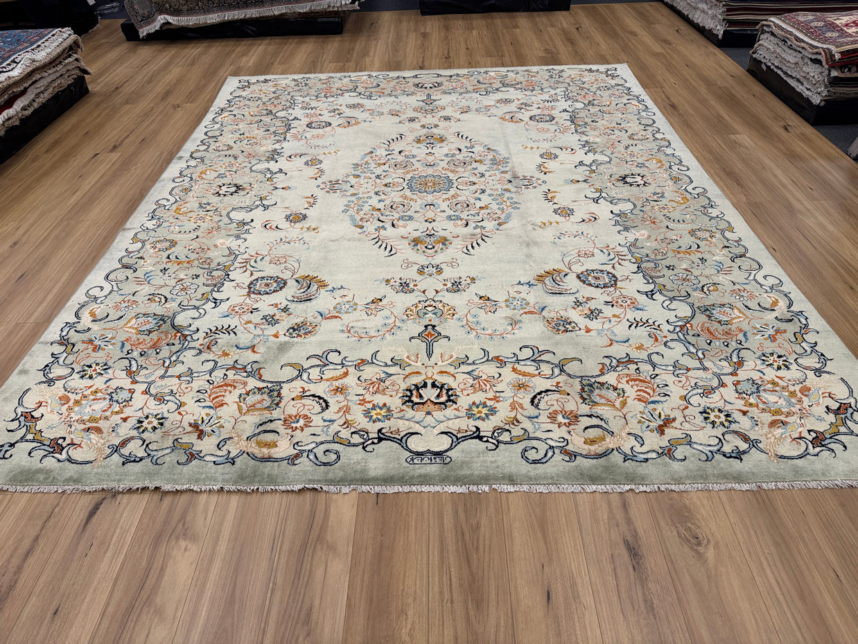 Kashan Rug - 355 cm x 280 cm