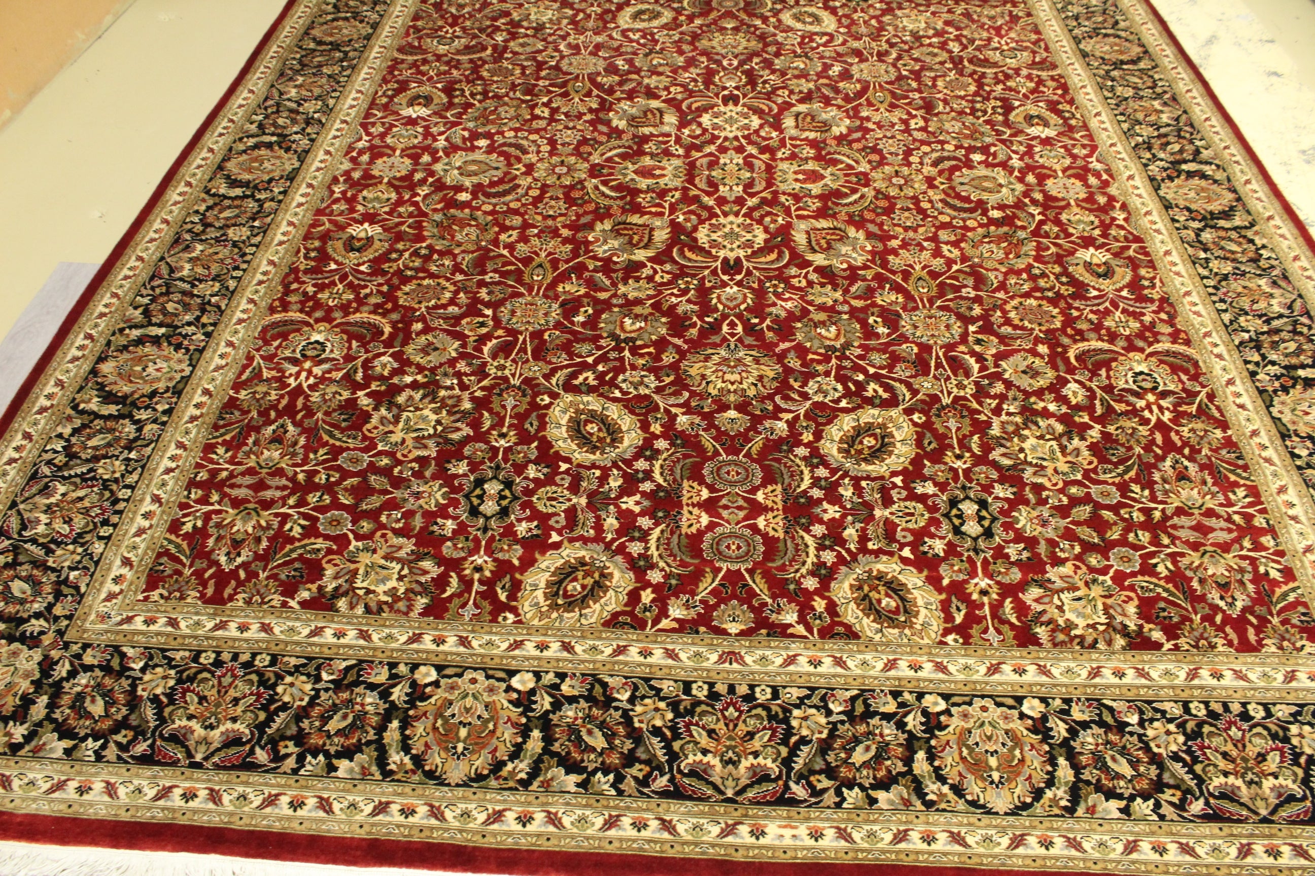 Kashmiri Rug - 352 cm x 278 cm