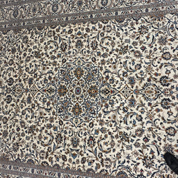 Kashan Rug - 405 cm x 300 cm