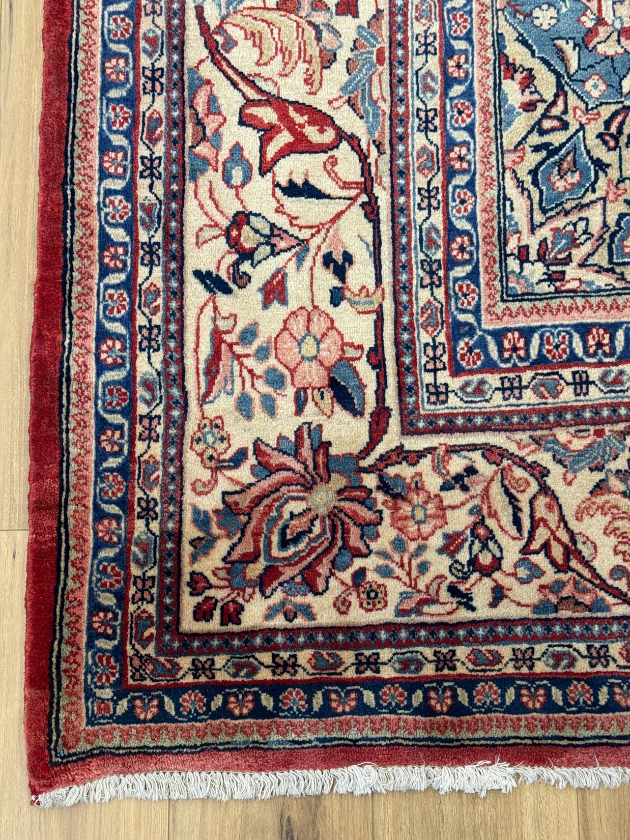 Isfahan Rug - 374 cm x 270 cm