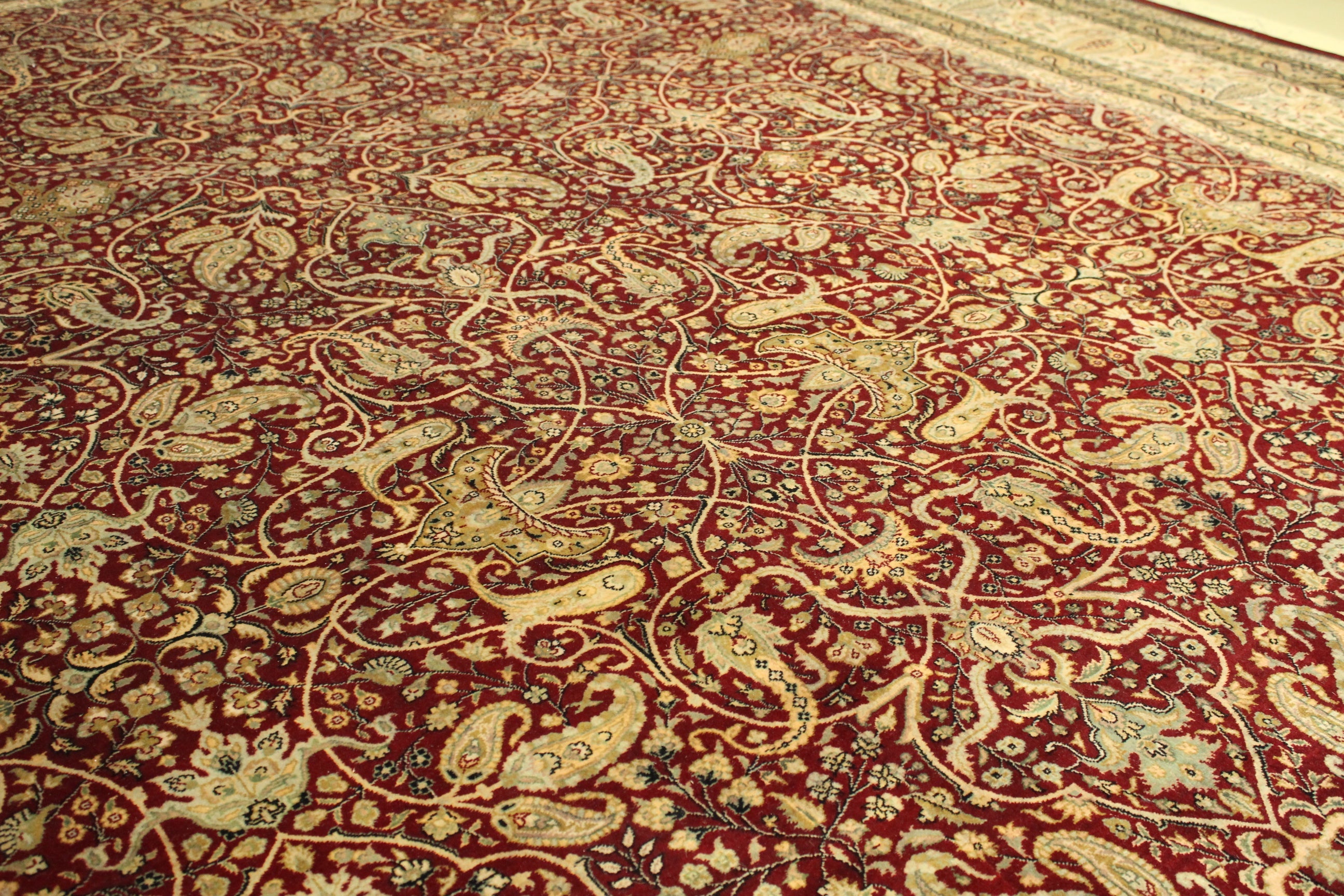 Kashmiri Rug - 428 cm x 307 cm