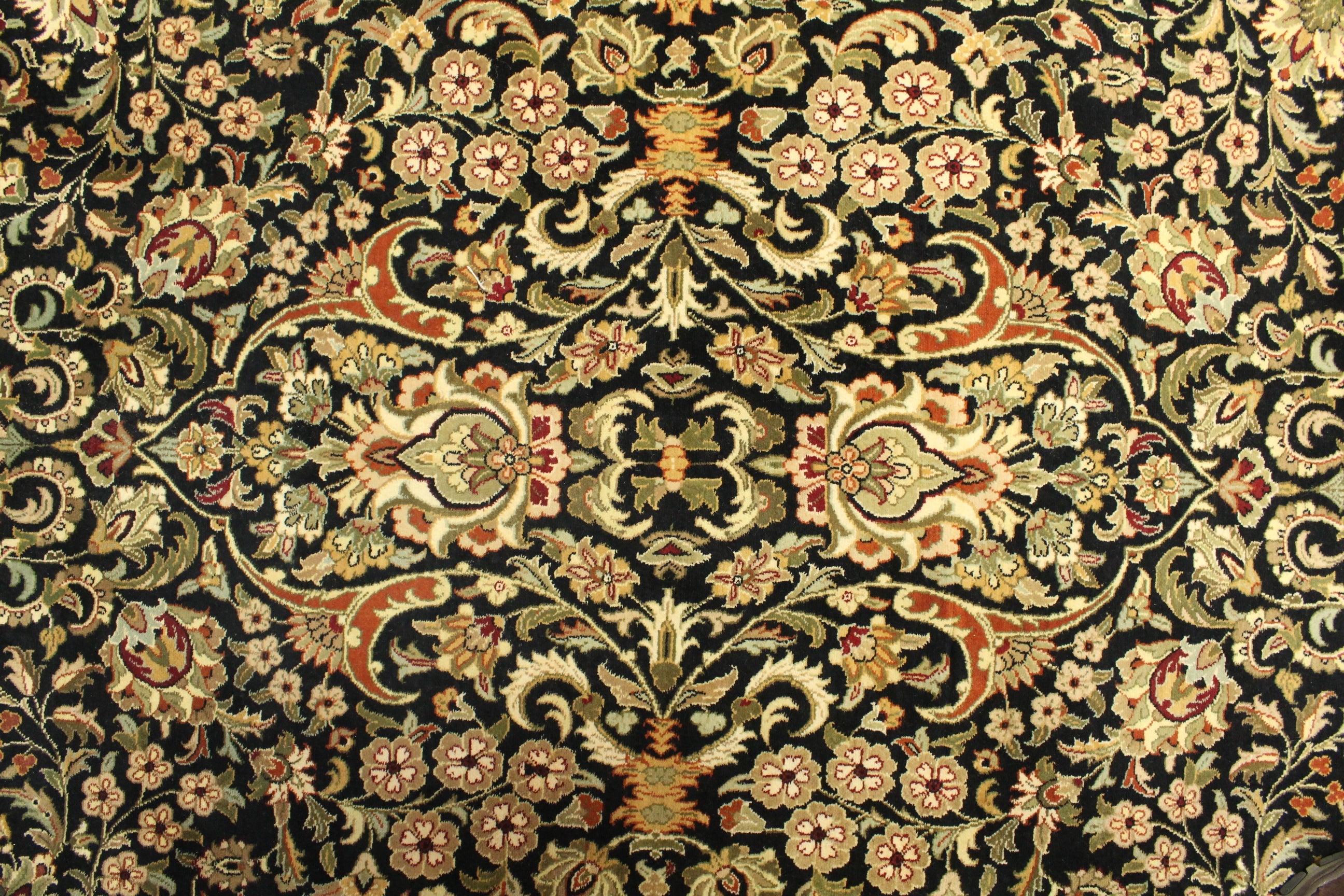 Kashmiri Rug - 370 cm x 278 cm