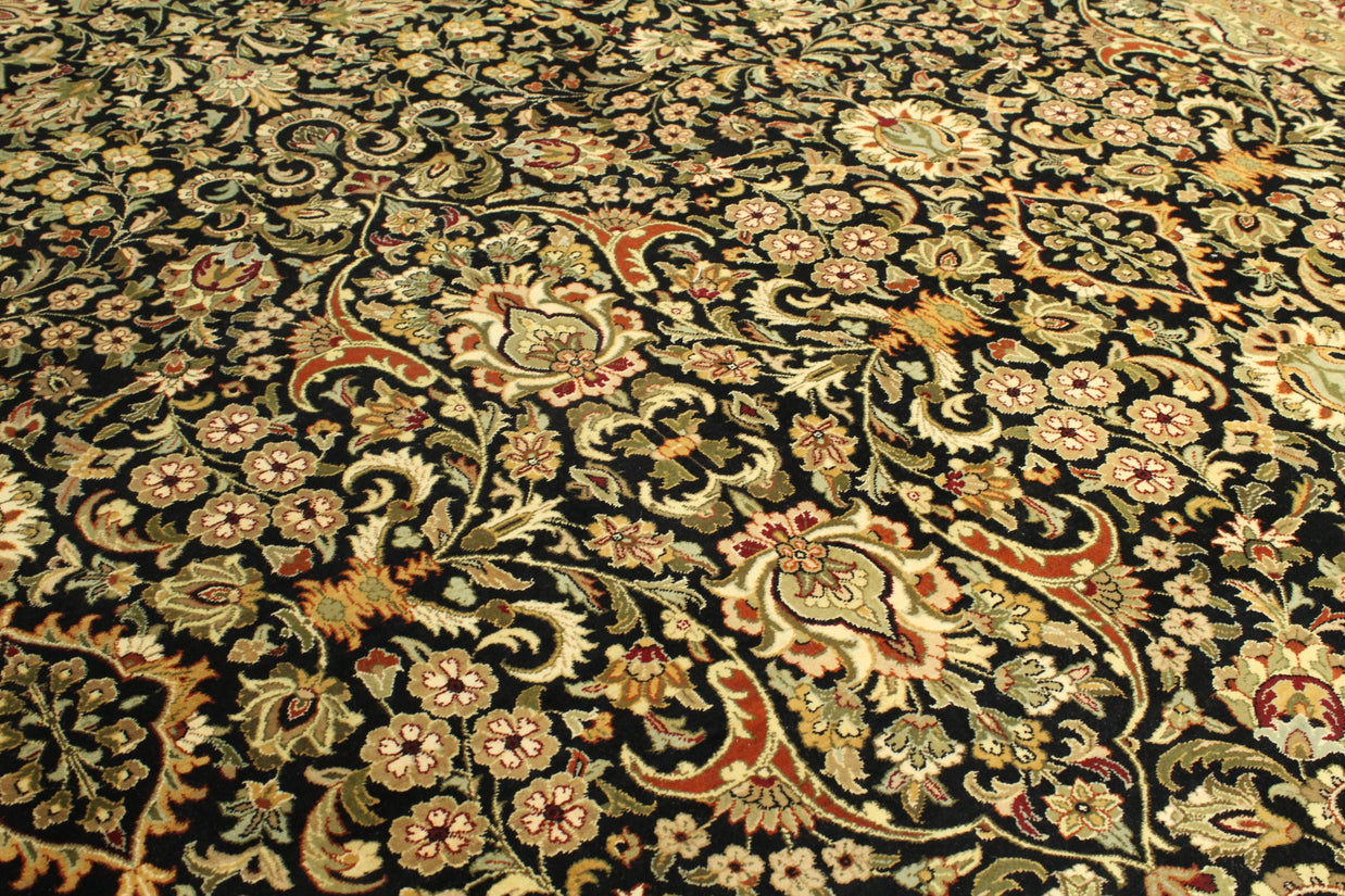 Kashmiri Rug - 370 cm x 278 cm