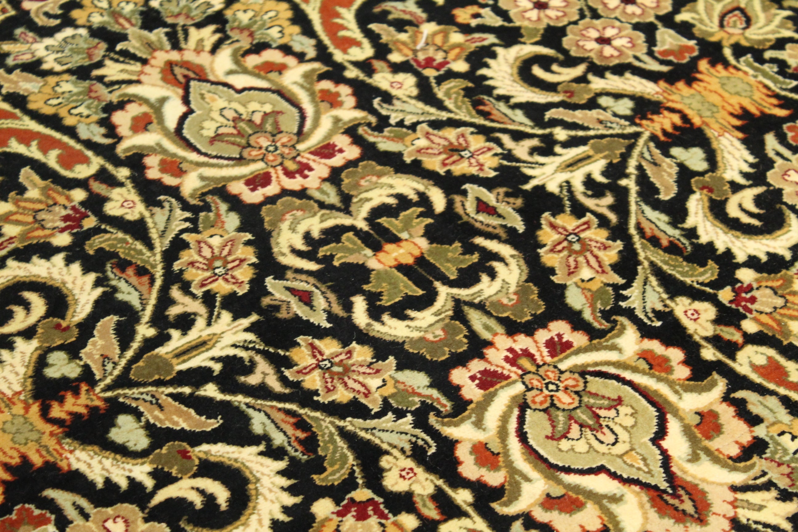 Kashmiri Rug - 370 cm x 278 cm