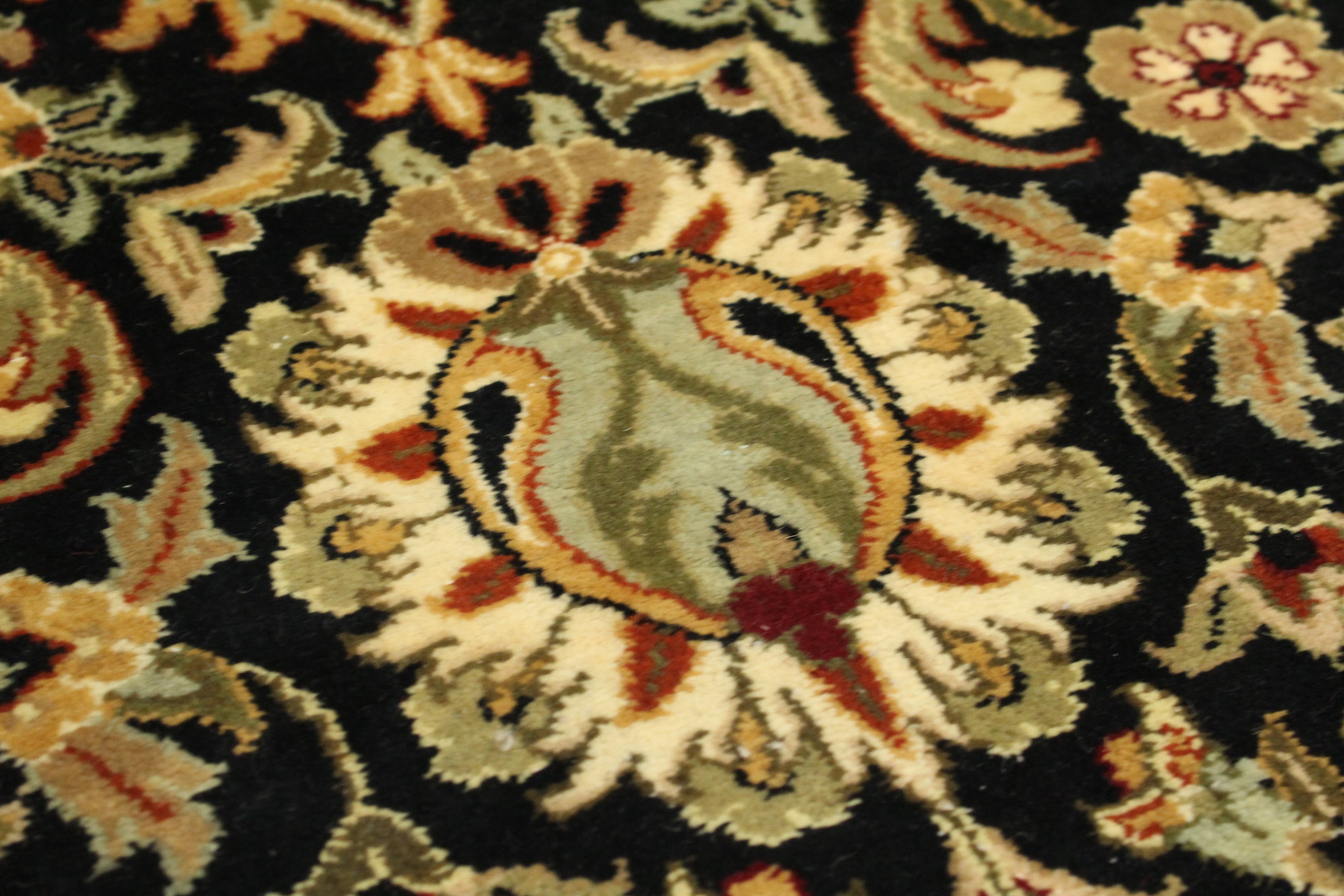 Kashmiri Rug - 370 cm x 278 cm