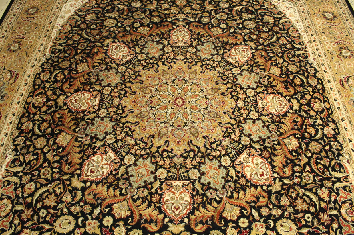 Kashmiri Rug - 379 cm x 272 cm
