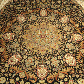 Kashmiri Rug - 379 cm x 272 cm