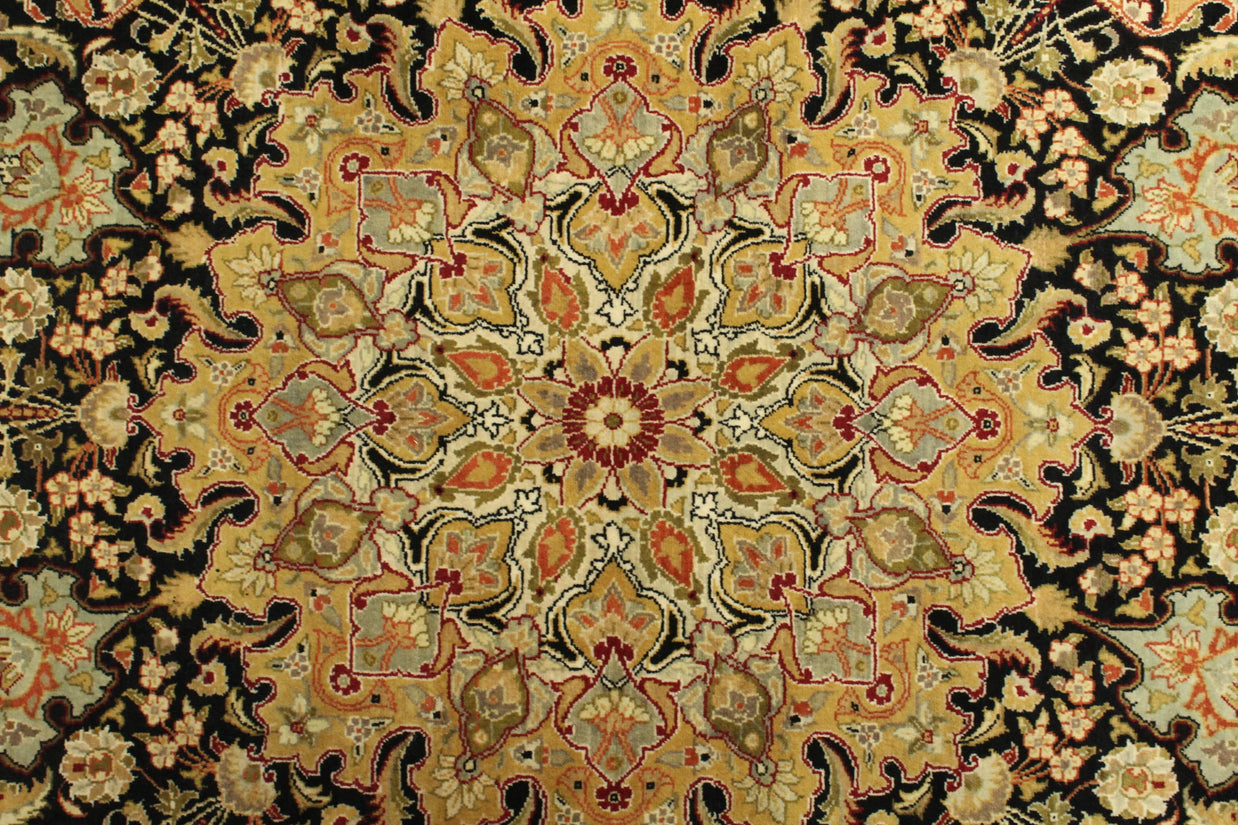 Kashmiri Rug - 379 cm x 272 cm