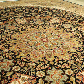 Kashmiri Rug - 379 cm x 272 cm