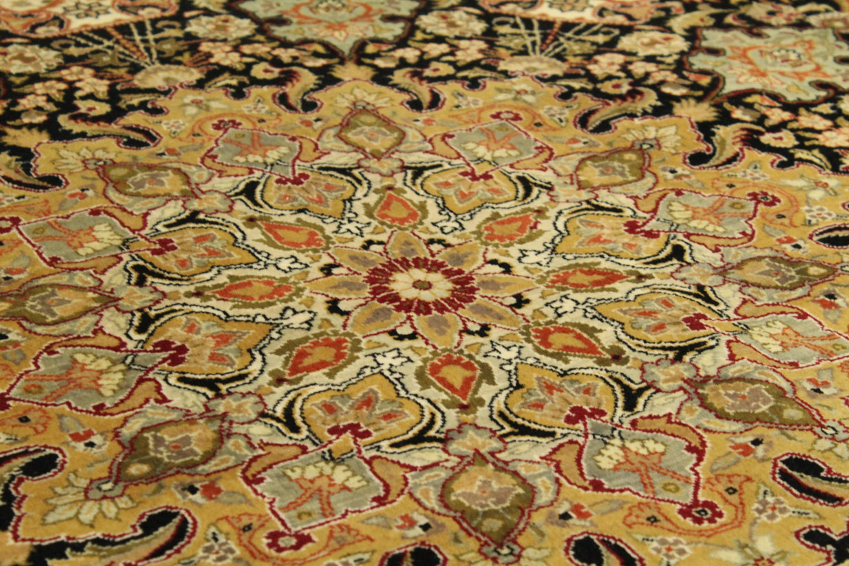 Kashmiri Rug - 379 cm x 272 cm