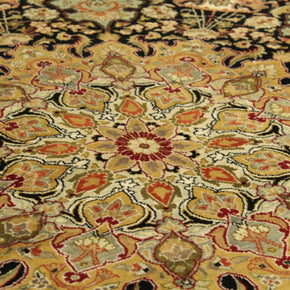 Kashmiri Rug - 379 cm x 272 cm