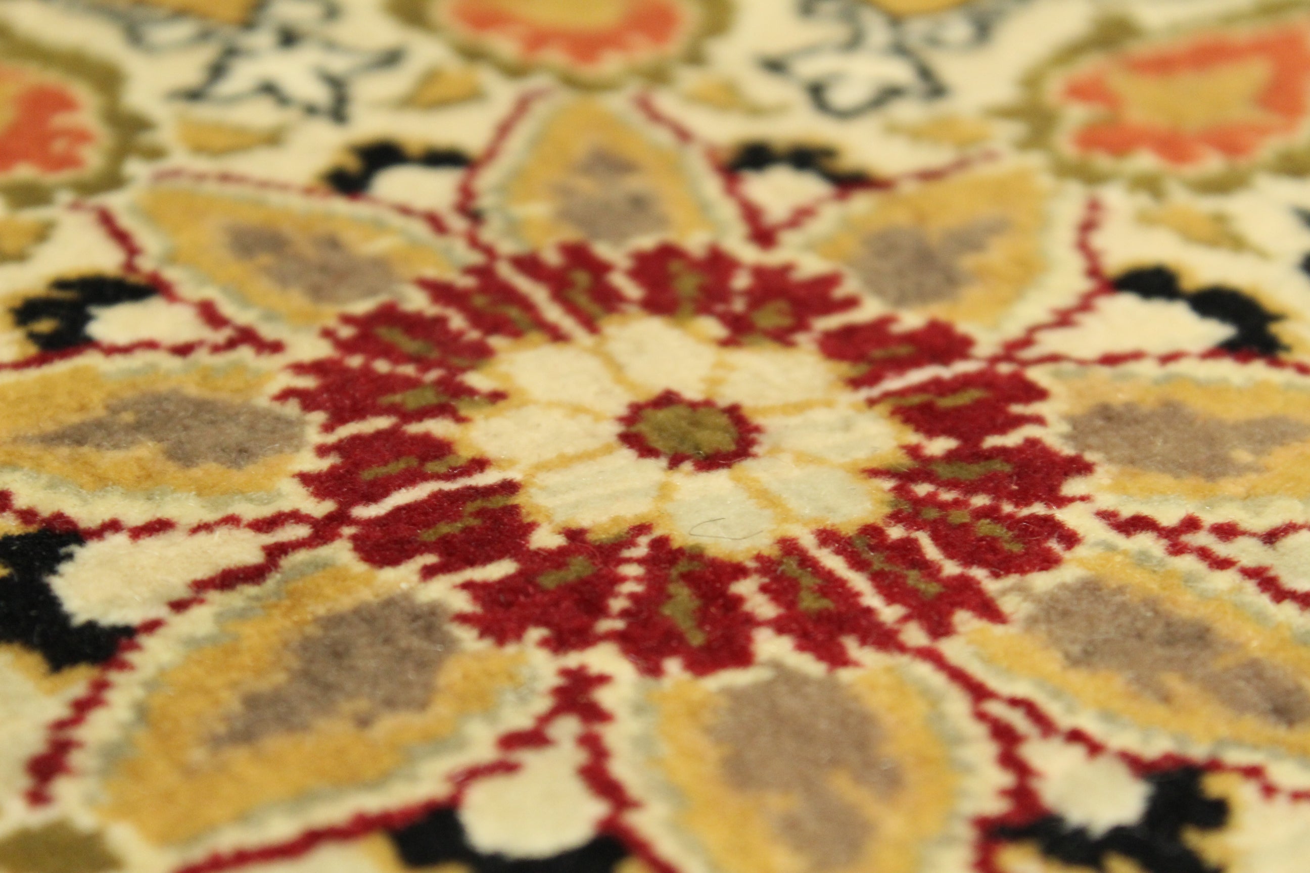 Kashmiri Rug - 379 cm x 272 cm