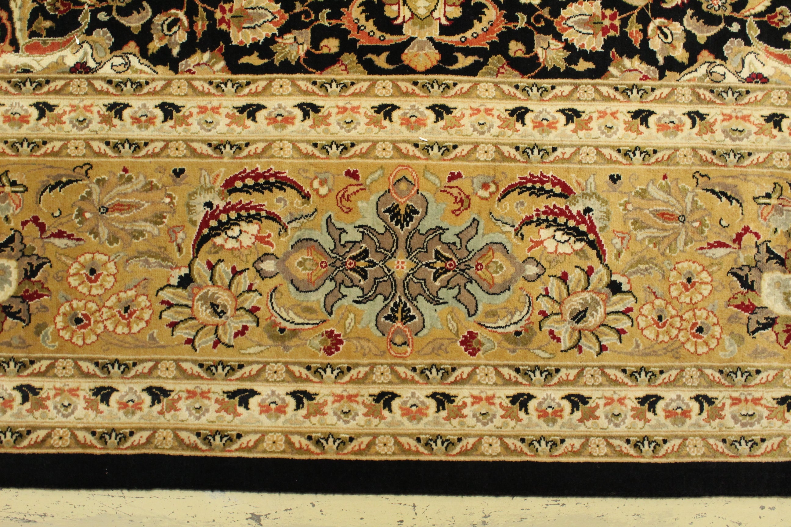 Kashmiri Rug - 379 cm x 272 cm