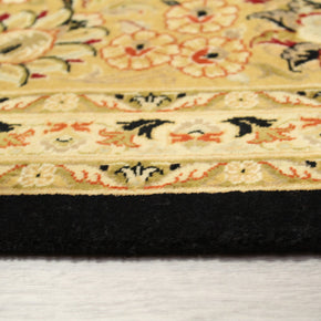 Kashmiri Rug - 379 cm x 272 cm