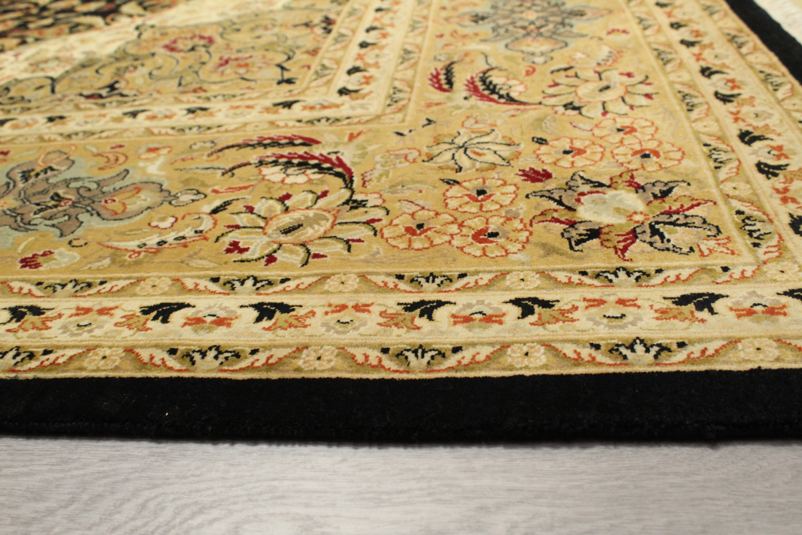 Kashmiri Rug - 379 cm x 272 cm