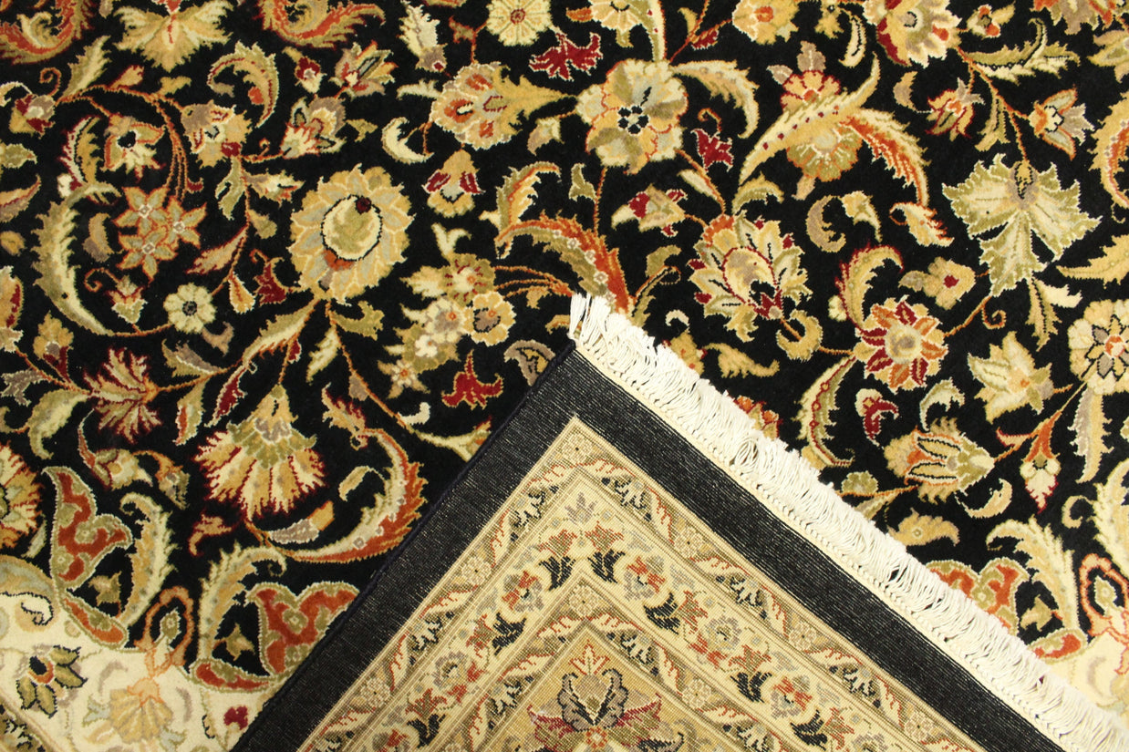 Kashmiri Rug - 379 cm x 272 cm
